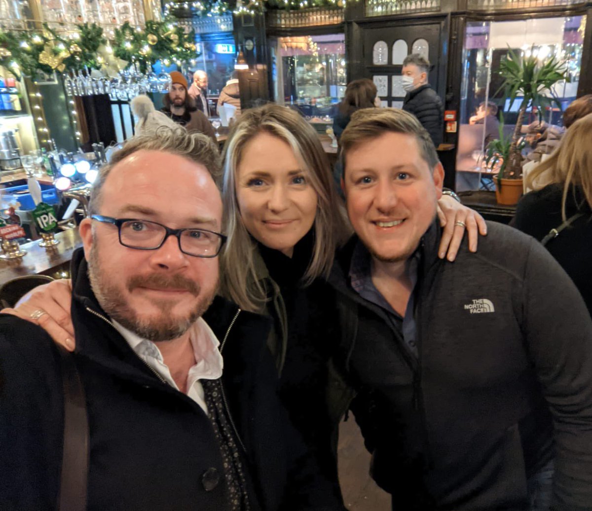 Bumping in to friends in London Town yesterday! Great to see you Chas &amp; <a href="/PleasantsTony/">Tony Pleasants</a> 🙏🏼 It’s beginning to feel a lot like Christmas! 

<a href="/fiveinteriors/">FIVE Interiors</a> <a href="/bowmanrileyarch/">Bowman Riley</a>