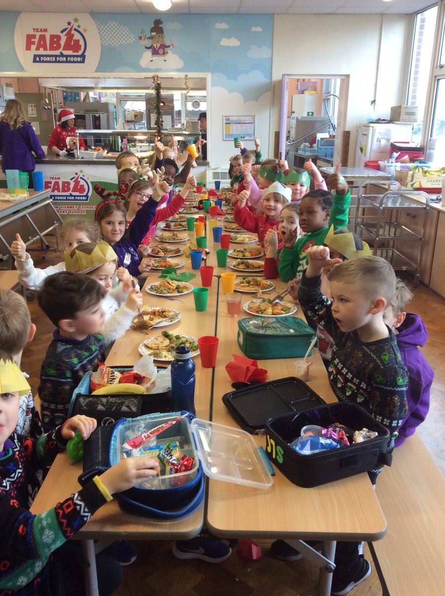 SJVlower's tweet photo. Year 1 LOVED their Christmas lunch this week 😁 A big thank you to our wonderful kitchen staff 🌟 @sjohnvianney https://t.co/Bs8rByg3P1
