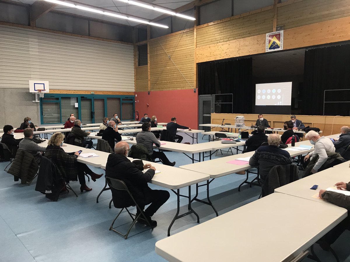 ardenthierache's tweet photo. Le dernier Conseil communautaire d’Ardennes Thierache pour l’année 2021 se déroule ce soir à Auvillers Les forges sous la présidence de @LeroyMiguel 
De nombreux points à l’ordre du jour… https://t.co/DR4Hc1AxWQ