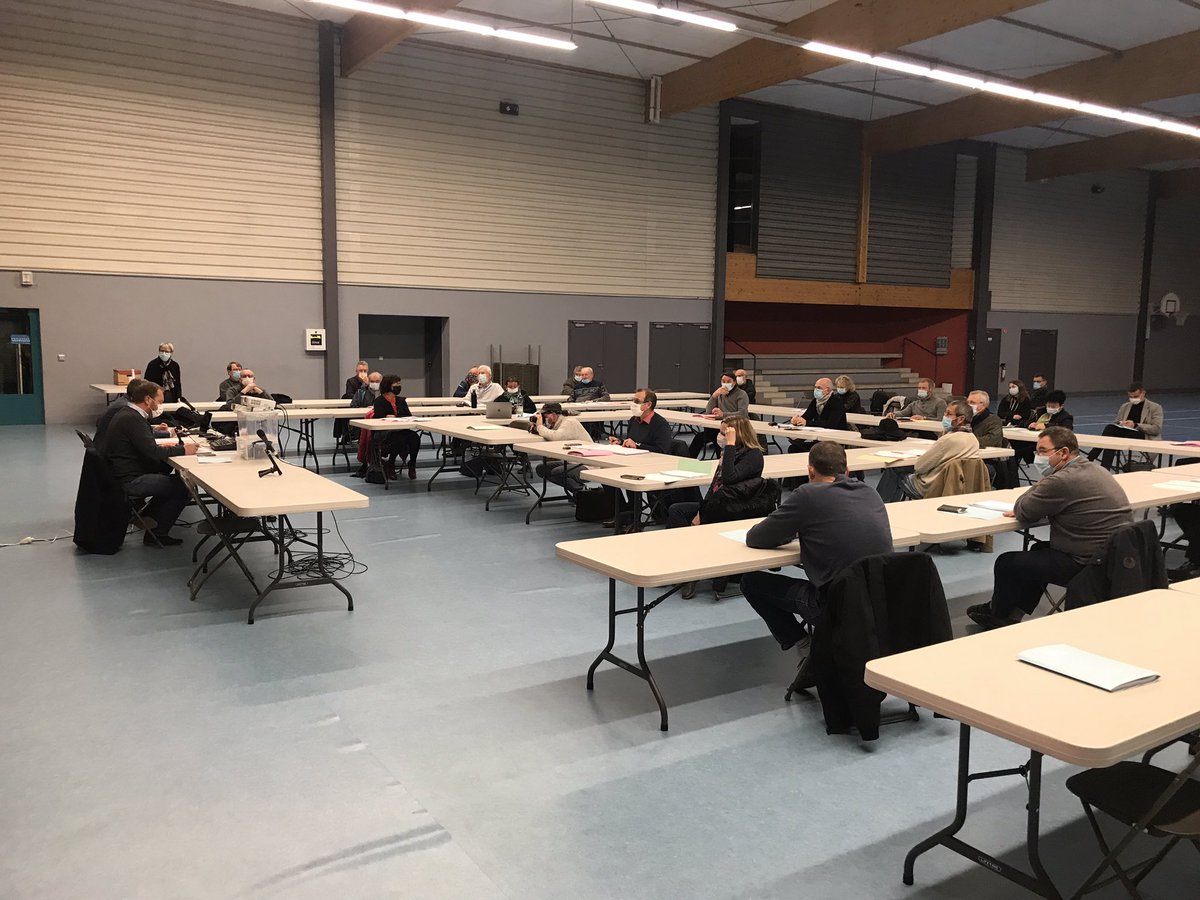 ardenthierache's tweet photo. Le dernier Conseil communautaire d’Ardennes Thierache pour l’année 2021 se déroule ce soir à Auvillers Les forges sous la présidence de @LeroyMiguel 
De nombreux points à l’ordre du jour… https://t.co/DR4Hc1AxWQ