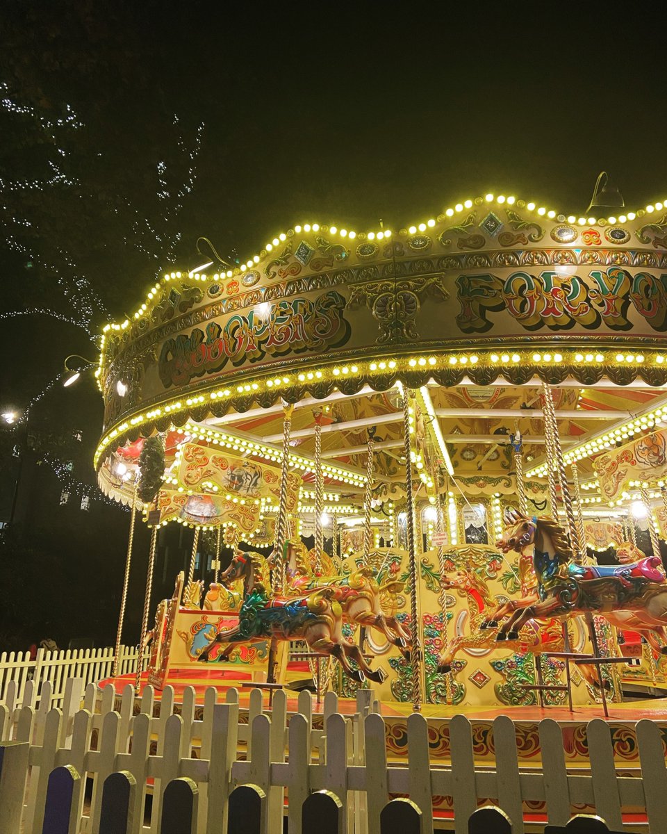 Merry-go-round in South Kensington 