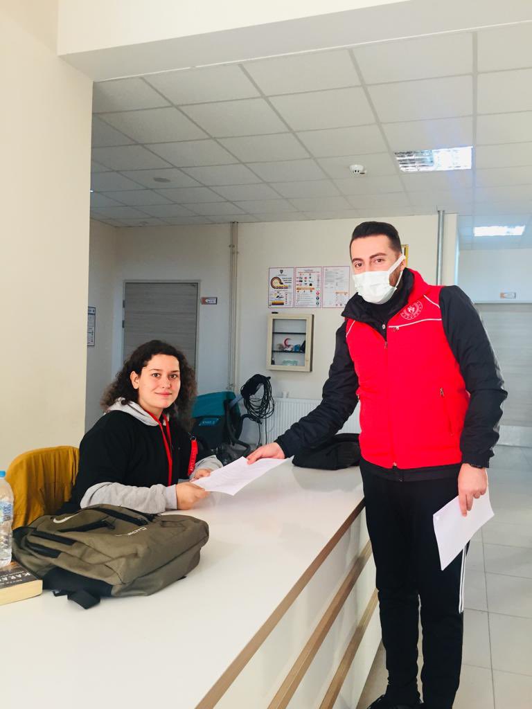 #10AralıkDünyaİnsanHaklarıGünü çerçevesinde ilçemizdeki okullarda İnsan hakları Evrensel Beyannamesini dağıtarak gençlerimizi ve çocuklarımızı “insan hakları” konusunda bilinçlendirdik.

#GSBAhmetliGençlikMerkezi