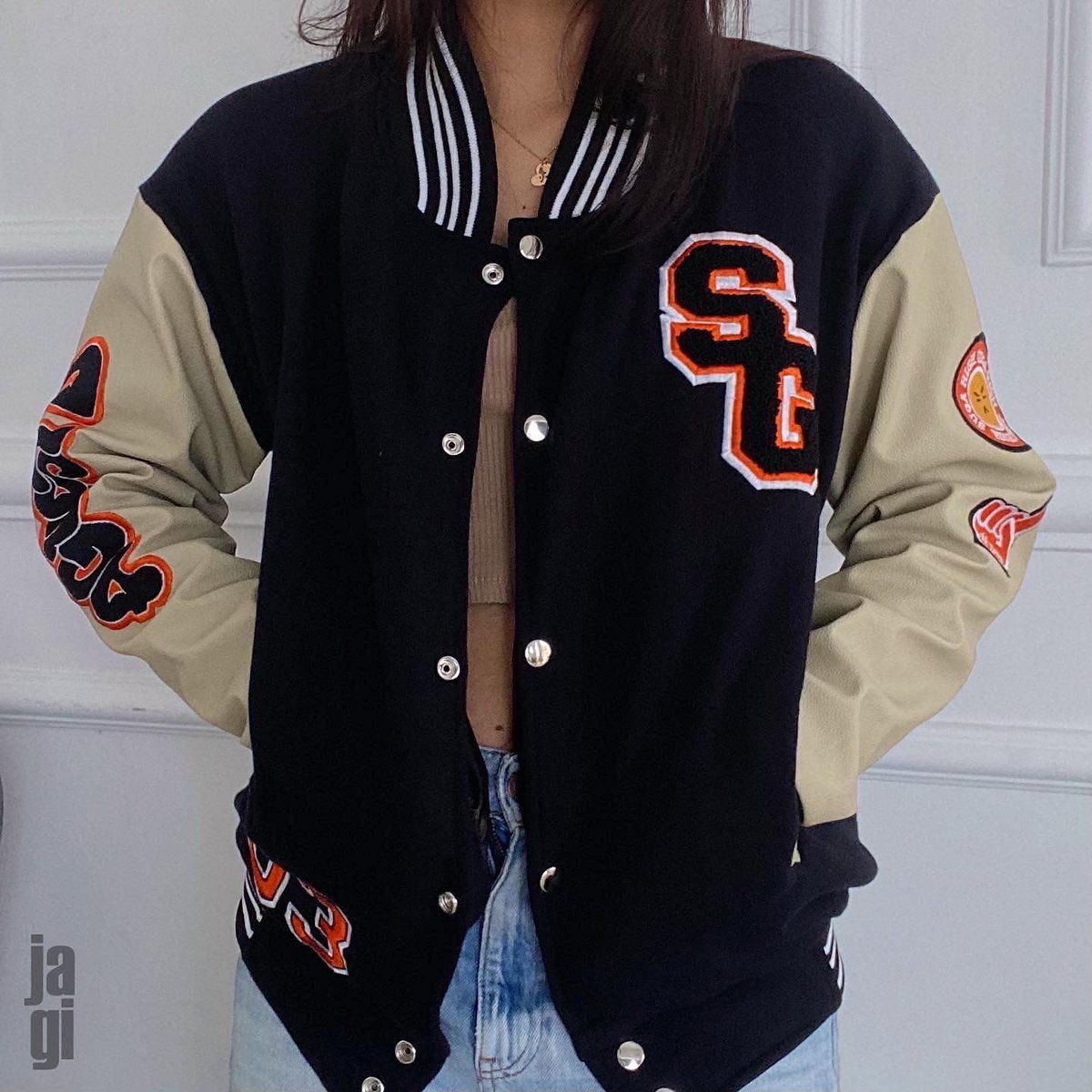 jagiyaaz's tweet photo. Genius Lab varsity!
been working on this product for monthss and finally satisfied with the sample😩💘 I hope you guys like it!🥺

🇮🇩 INA pre-order starts 12/11/21-12/17/21 https://t.co/FSVOZ2ql4H