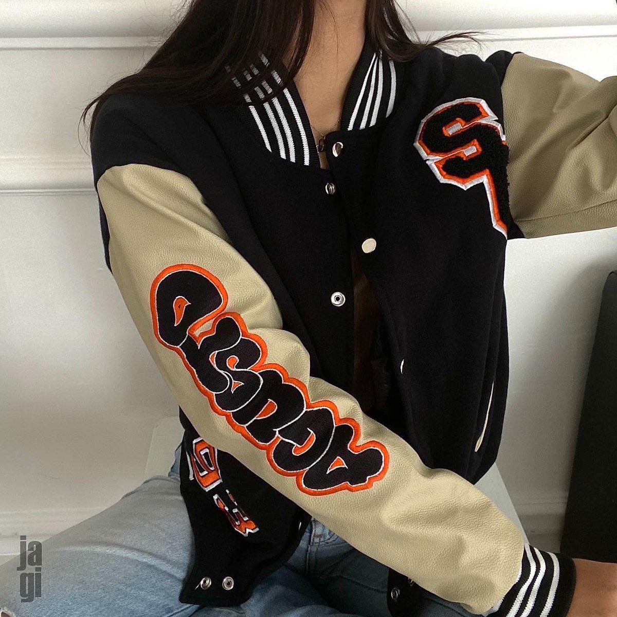 jagiyaaz's tweet photo. Genius Lab varsity!
been working on this product for monthss and finally satisfied with the sample😩💘 I hope you guys like it!🥺

🇮🇩 INA pre-order starts 12/11/21-12/17/21 https://t.co/FSVOZ2ql4H