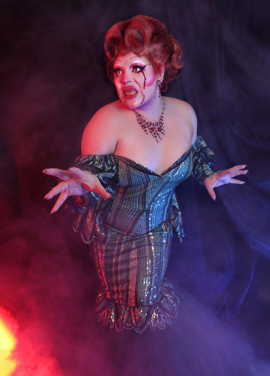 PLOT TWIST ! She is a Monster ! 

Suite de mon shooting avec l'incroyable <a href="/KatsuyaJulian/">Julian Katsuya</a> 

J'espère que vous aimez cette autre ambiance ! ❤️