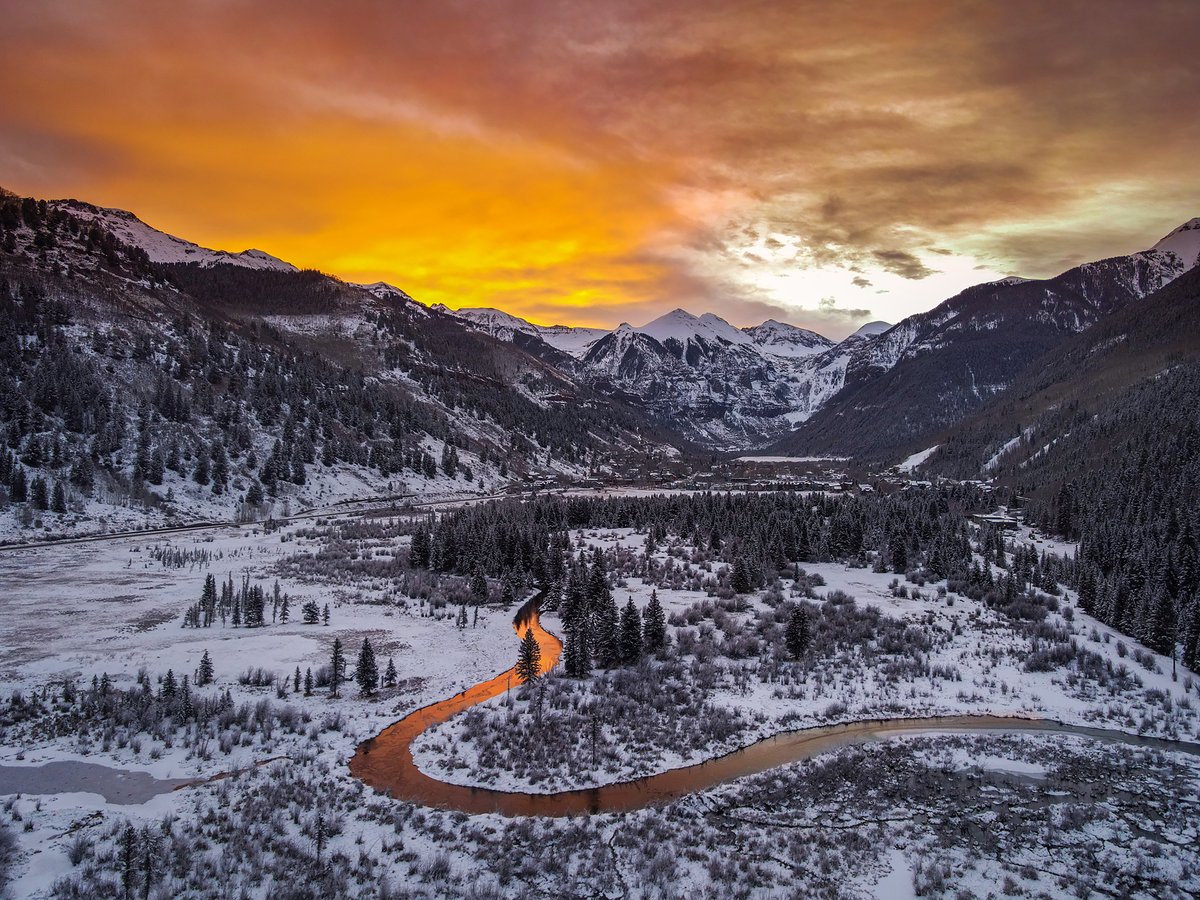 DenverChannel's tweet photo. Telluride has seen some stunning sunrises in between snowfalls! 

(📸 : Ryan Bonneau) https://t.co/huNyD24TNm