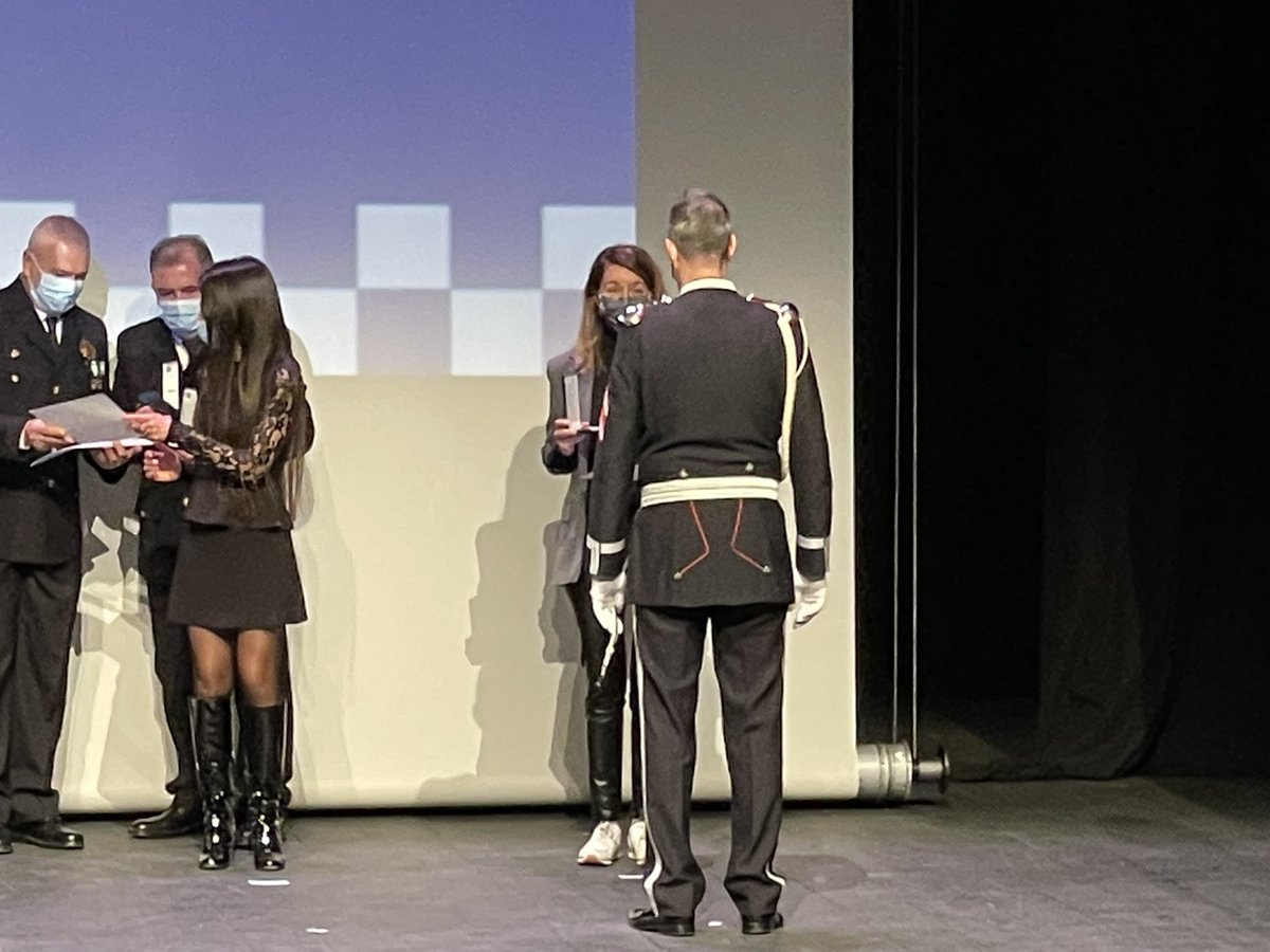 La Consellera <a href="/CarlaAguilarC/">Carla Aguilar-Cunill</a> ha estat acompanyant a la <a href="/guardia_urbana/">Urbanos De Tarragona</a> en la seva festivitat anual, pel seu servei als ciutadans i ciutadanes de #Tarragona. Moltes felicitats a totes les condecorades.
