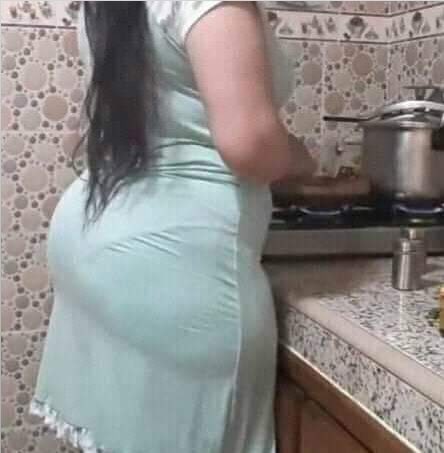 sahe69r's tweet photo. عير بطيز مرتك على هالطيز الشايلته https://t.co/CcglH4GKes