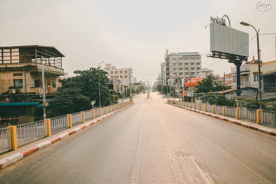 RedRoseisred12's tweet photo. #Myanmar
#SilentStrike views of Main Roads of MANDALAY CITY.
#OurCityOurRules
#Dec10Coup 
#WhatsHappeningInMyanmar https://t.co/nD0esroMxG