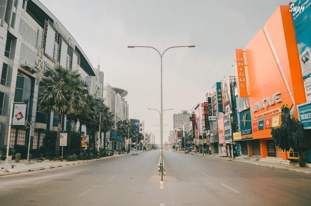 RedRoseisred12's tweet photo. #Myanmar
#SilentStrike views of Main Roads of MANDALAY CITY.
#OurCityOurRules
#Dec10Coup 
#WhatsHappeningInMyanmar https://t.co/nD0esroMxG
