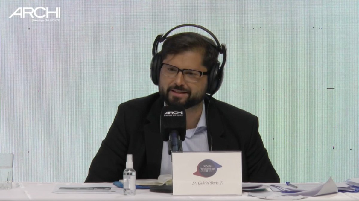 EquipoBoric's tweet photo. "La distribución de recursos publicitarios no es equitativa y se requiere impulsar más para medios regionales. Cuenten con nosotros no sólo mantener la concesión, sino para potenciarlos y que la torta publicitaria se reparta de mejor manera en medios regionales". @gabrielboric https://t.co/R61aYwi6SK