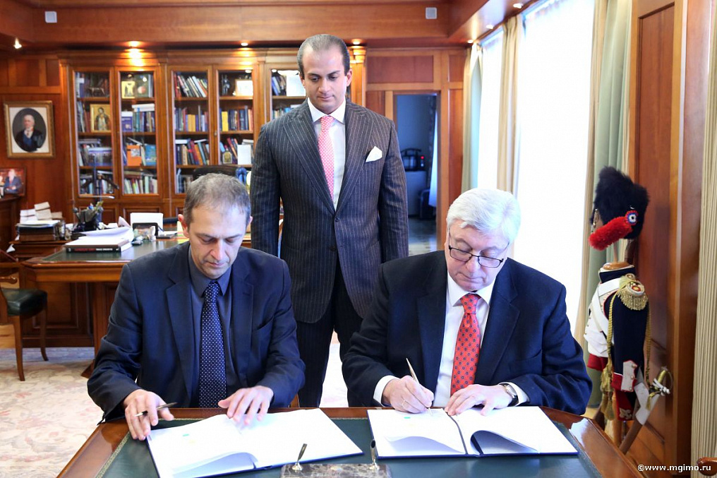 MGIMO University (@mgimo_en) on Twitter photo On December 9th, MGIMO University hosted a solemn ceremony of signing the Agreement on MGIMO — LUISS Guido Carli (Rome) Bachelor’s Dual Degree Program. <a href="/EmbajadaRusaRu/">Посольство России в Испании</a>
english.mgimo.ru/news/sgp-itali… On December 9th, MGIMO University hosted a solemn ceremony of signing the Agreement on MGIMO — LUISS Guido Carli (Rome) Bachelor’s Dual Degree Program. <a href="/EmbajadaRusaRu/">Посольство России в Испании</a>
english.mgimo.ru/news/sgp-itali…