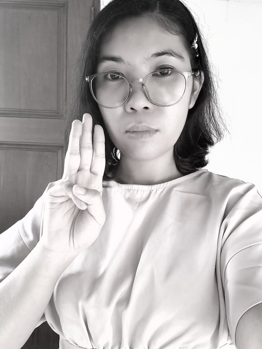 MayMyaThu's tweet photo. တိတ်ဆိတ်ခြင်းရဲ့အသံ... အကျယ်​လောင်ဆုံး ထုတ်​ဖော်နိုင်ခဲ့ကြတယ် |||
#WhatsHappeningInMyanmar #Dec10Coup #SilentStrike https://t.co/LjO7NsT8uE