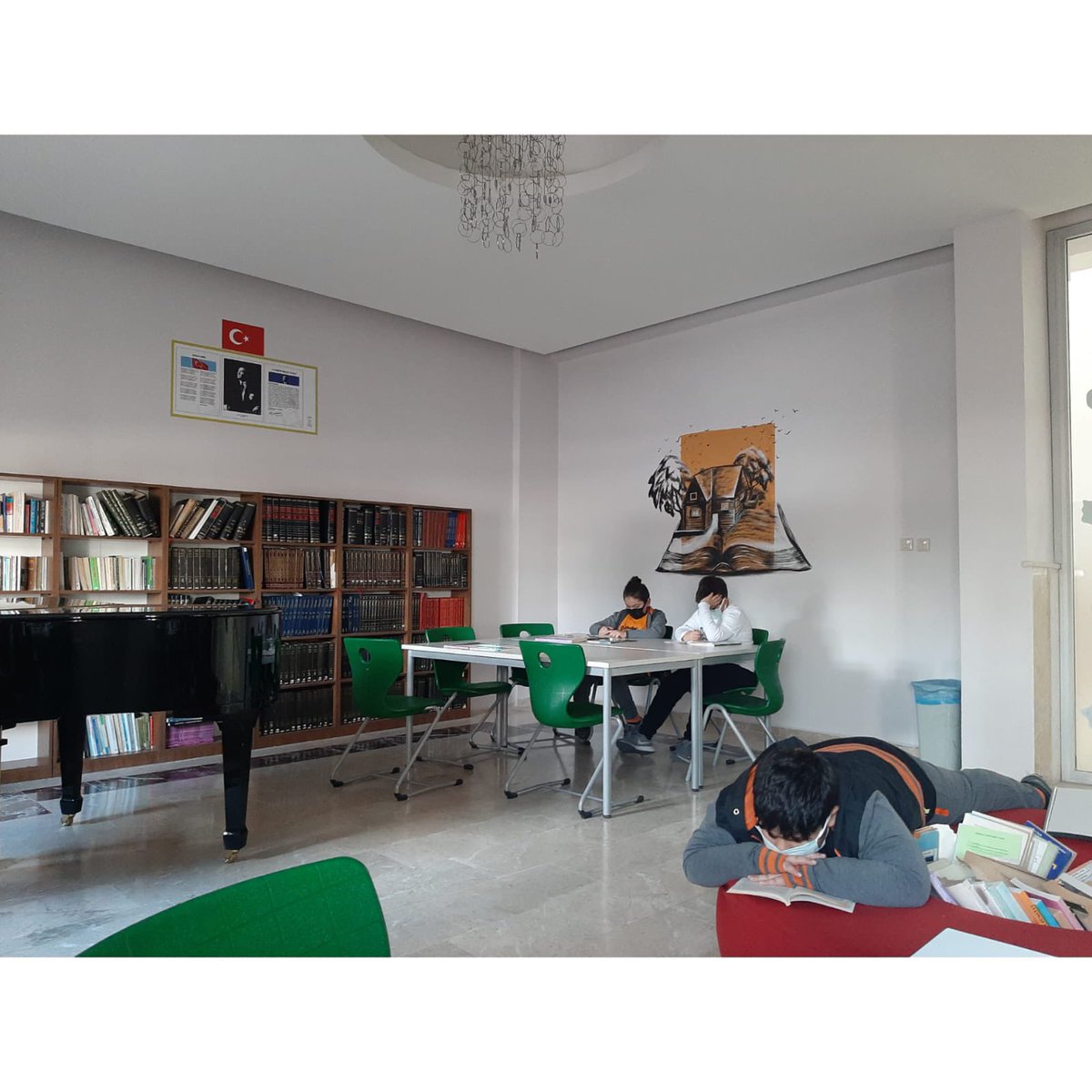 İTÜ ETA Vakfı Doğa Koleji İncek Kampüsü olarak kütüphanemizde okuma saati ve Dokap derslerimizi yapıyoruz 📚 <a href="/DogaOkullari/">Doğa Koleji</a> <a href="/alideniz_itu/">Prof. Dr. Ali Deniz</a> <a href="/serozeren/">Serhat Özeren</a> <a href="/EnisEryaman/">Enis Eryaman</a> <a href="/ozgurkapann/">Özgür Kapan</a> <a href="/muratyos/">murat yöş</a> <a href="/ErsinGuctekin/">Ersin Güçtekin</a> <a href="/clkaysem/">Ayşe Çelik</a> <a href="/alpsoy_sibel/">Sibel Alpsoy</a>