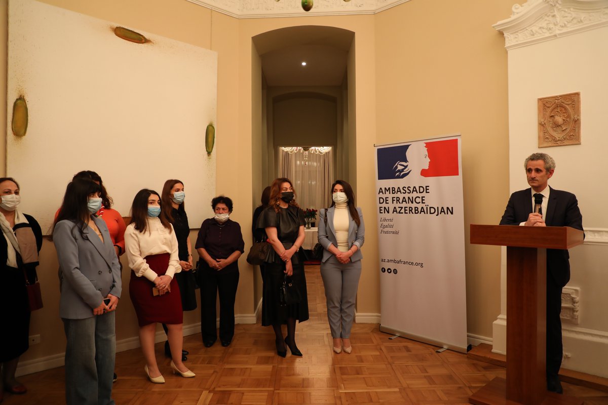 FranceBakou's tweet photo. 🟠 Gender zorakılığına qarşı 16 günlük fəallıq kampaniyası çərçivəsində qadınların şərəfinə ziyafət təşkil edilmişdir.
Bu münasibətlə Şəhla İsmayıl və Günel Ağabəyli çıxış edərək bütün dünyada qadınların üzləşdiyi çətinliklər haqqında danışdılar. #16Days #zorakılığason https://t.co/u8kV1PdTZn