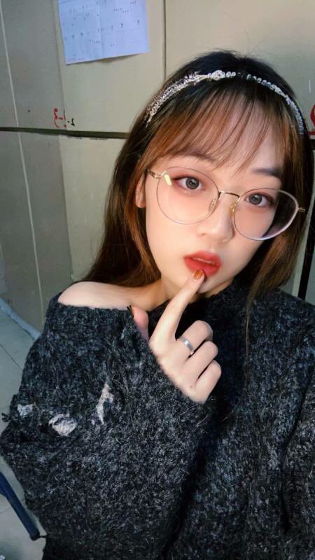 qifan2001's tweet photo. 周末没有哥哥约我吗 https://t.co/3gStjlVYxY