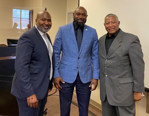 HousingBham's tweet photo. We were recently & proudly represented at the #OneAlabama Roundtable in Selma, where President/CEO @DnorthernSr facilitated a discussion on AL housing needs & opportunities. Attendees received a private walk over historic Edmund Pettus Bridge!
HABD continues to #LeadFromTheFront https://t.co/HY7RS8L7zY