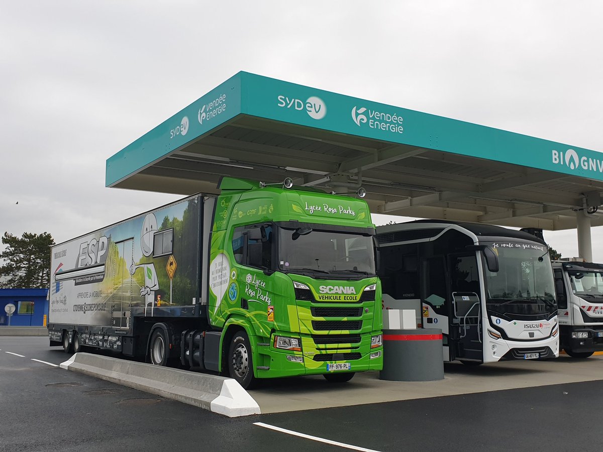 Très belle inauguration de la station multiénergies en Vendée !!! "La Vendée : avec un temps d'avance..."
