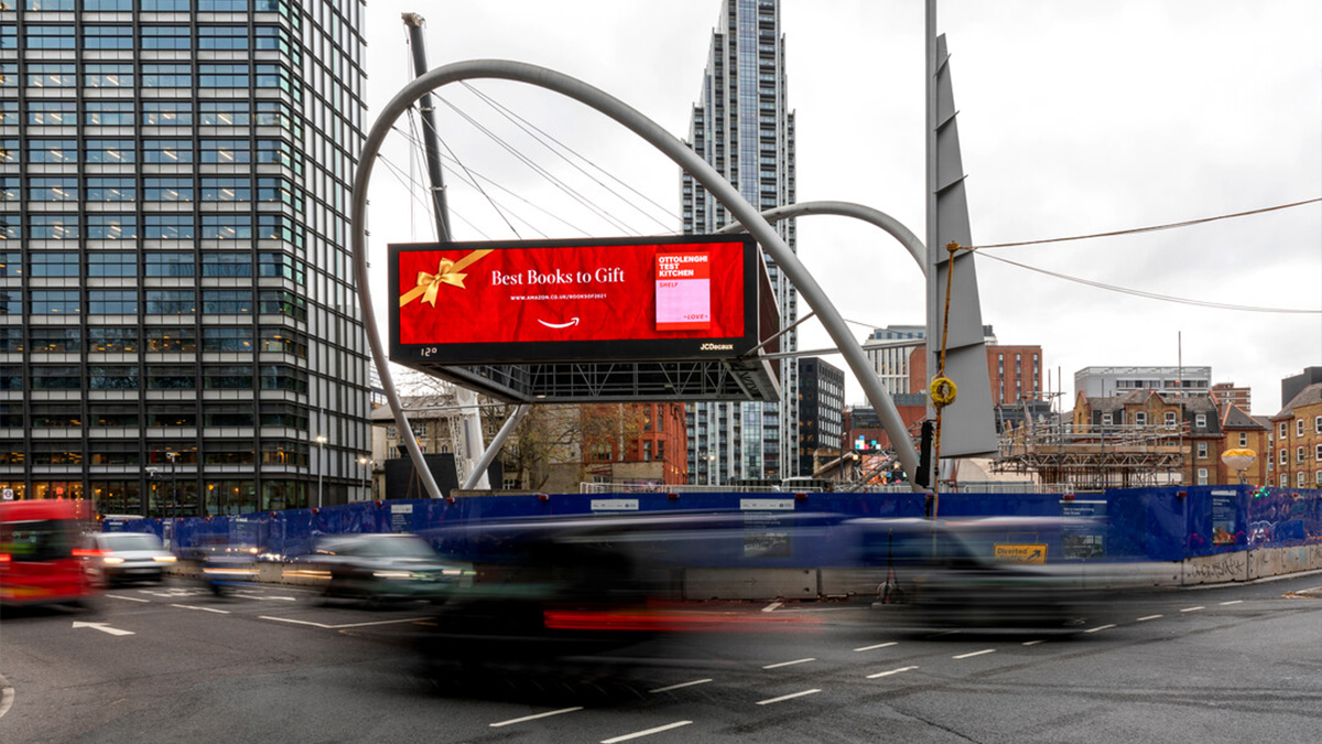 JCDecaux_UK's tweet photo. It’s beginning to look a lot like Christmas at JCDecaux!🎁
From Coca-Cola on The Kensington to Amazon on Old Street Roundabout, check out our latest brands on #OOH: https://t.co/Cw59MoDajf
#IntelligenceHub #JCDecaux #ThePowerofOOH https://t.co/heipirNdrW