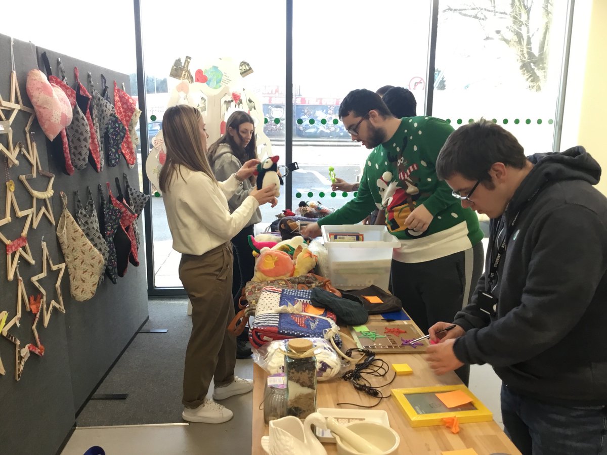HBVCollege's tweet photo. Class AK organised an xmas Sale. They have worked hard this term  designing and making Christmas Stockings  and Christmas star Decorations. The sale was a massive success, with many items sold.  Students made a profit which they will spend it on a meal with the class. 💚

#hbvc https://t.co/KnlEnVJxKQ