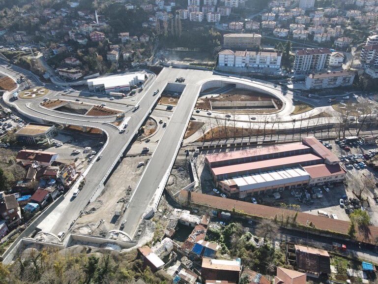 dromerselimalan's tweet photo. Geri sayım başladı…⏳

Yeni yılda inşallah Mithatpaşa Tünelleri ve Kilimli Sahil Yolu Projesi halkımızın hizmetinde olacak. Vatana millete hayırlı olsun. https://t.co/XkMcmPhg5e