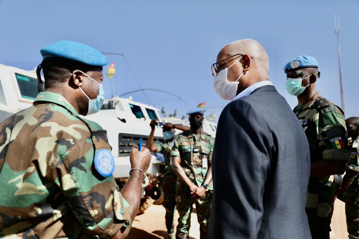 elghassimw's tweet photo. Moment de grande émotion à #Douentza où je suis venu ce matin pour marquer ma solidarité avec nos #Casquesbleus du #Togo après l’attaque du 8 novembre. Malgré la douleur, la détermination à poursuivre leur mission au service de la #paix au #Mali reste forte. @PresidenceTg https://t.co/UXq4oZfgyu