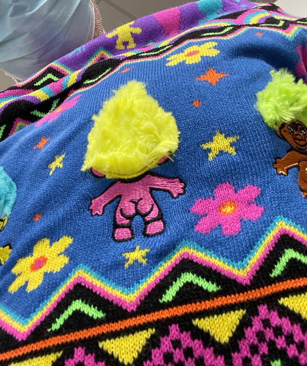 bch_neurophys's tweet photo. It’s #jollyjumperday @Bham_Childrens @BWC_NHS @Trolls win! https://t.co/qtHa4D5zH6