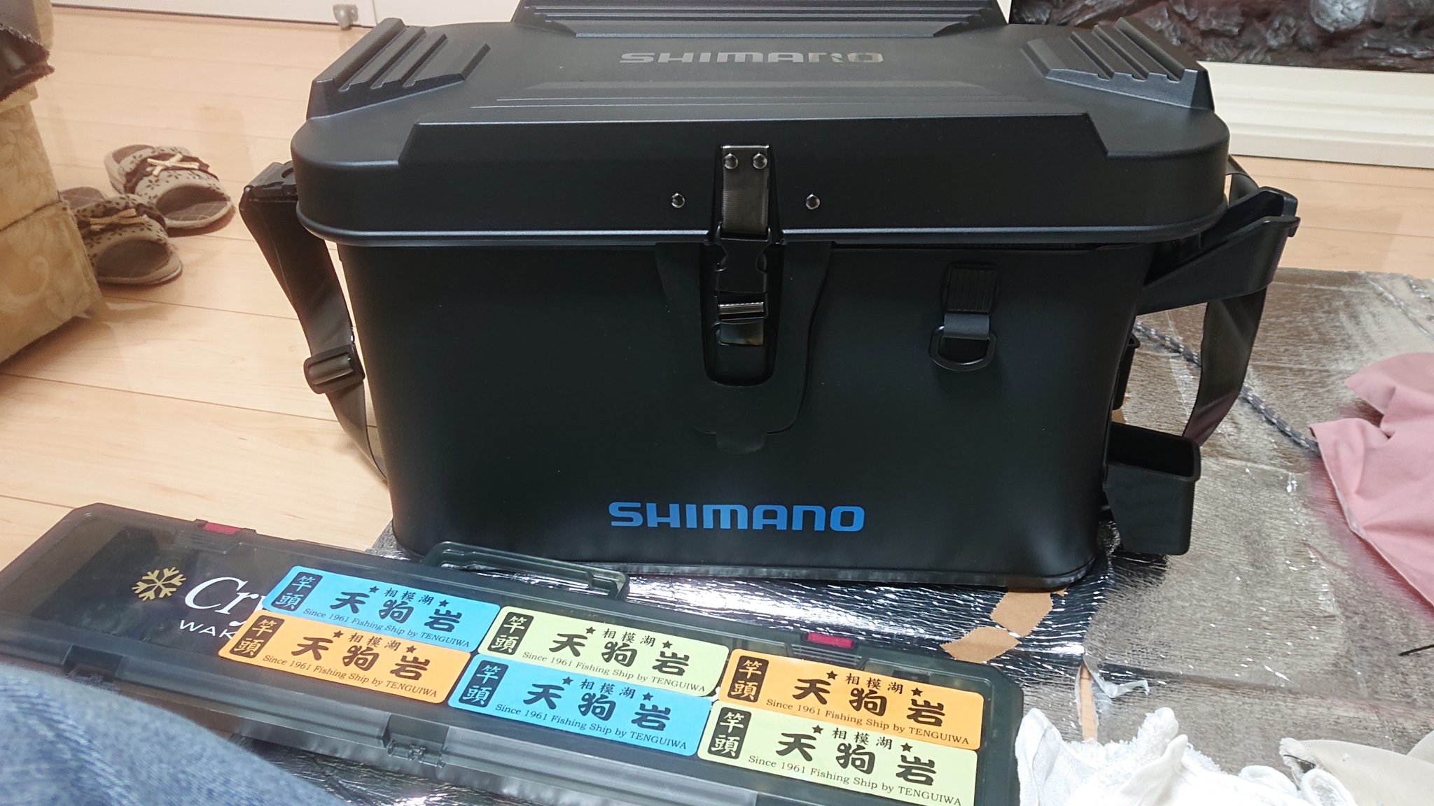 夕ソヤオ シマノの32lボートバッグが発売になったのでワカサギ用に購入 魚探 タックル バッカン 叩き台 船縁自作作業台 湯沸かしセットがこれで全部入るように これで荷物点数減らして忘れ物対策 前のバッカンは管釣り用なので別々運用に戻す感じ