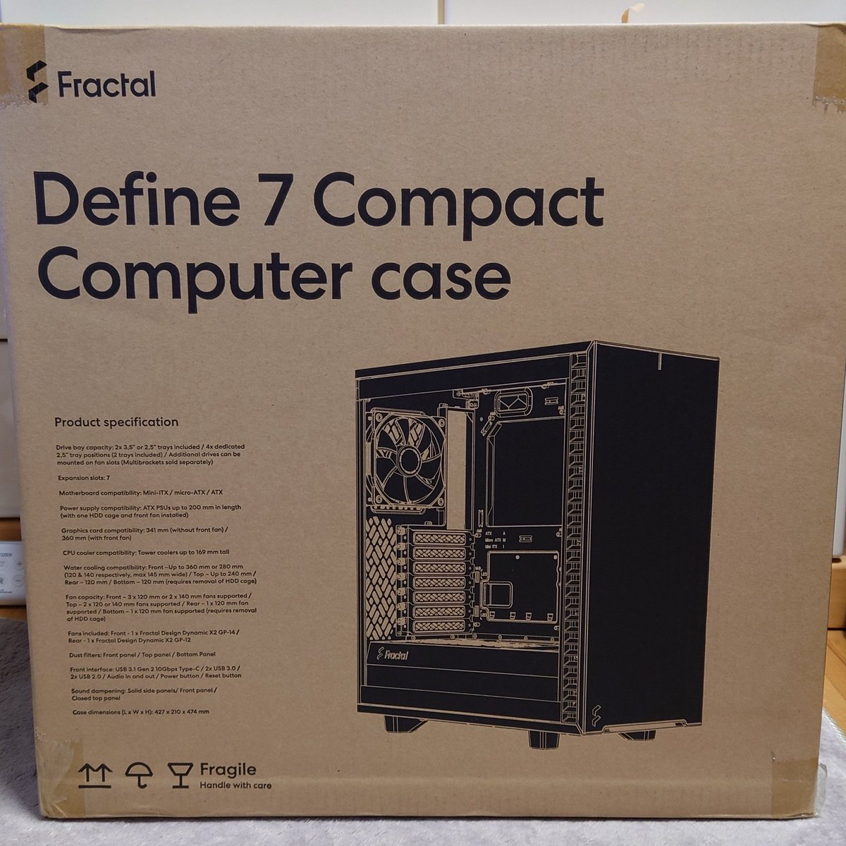 integra244's tweet image. PCケースの検品。見た目もカッコいいし作りもしっかりしてる。パネルも簡単に外せるけどカッチリ止まる。いいなこれ。 #Fractal #define7compact