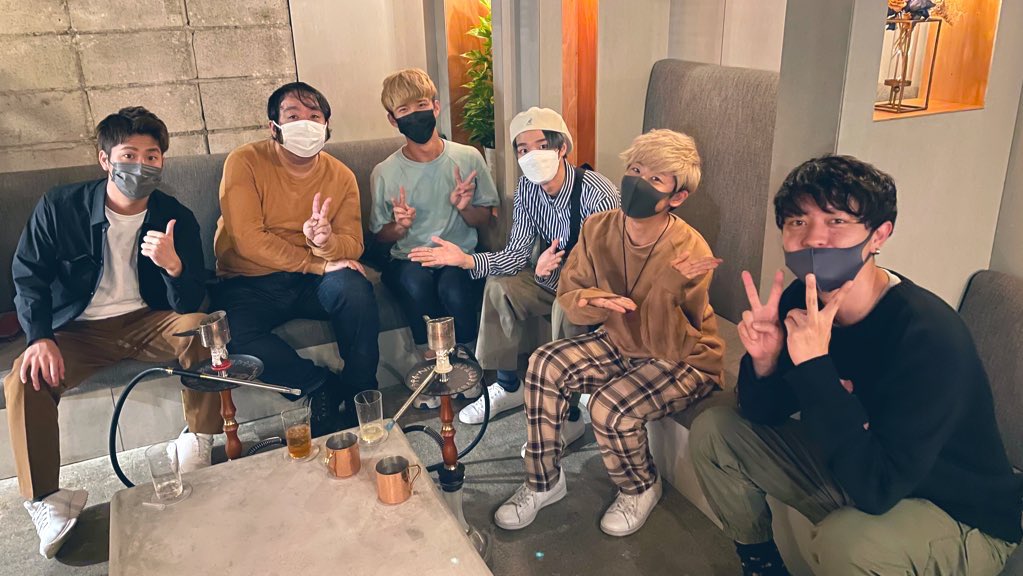 mic_alone_'s tweet photo. ＼アルバム収録新曲解禁🎉／
この度なんと！

首藤勇哉Pが組まれていたユニット
「ユナイテッドサンタ」さんの楽曲
『Naked Truth』を、

mic-alone ver. としてカバー&amp;リアレンジ✨
ニューアルバムに収録
させて頂くことになりました🙏✨

勇哉さん、酒井大輝さん、岡さん、
ありがとうございます！！ https://t.co/X88DCg9VfY
