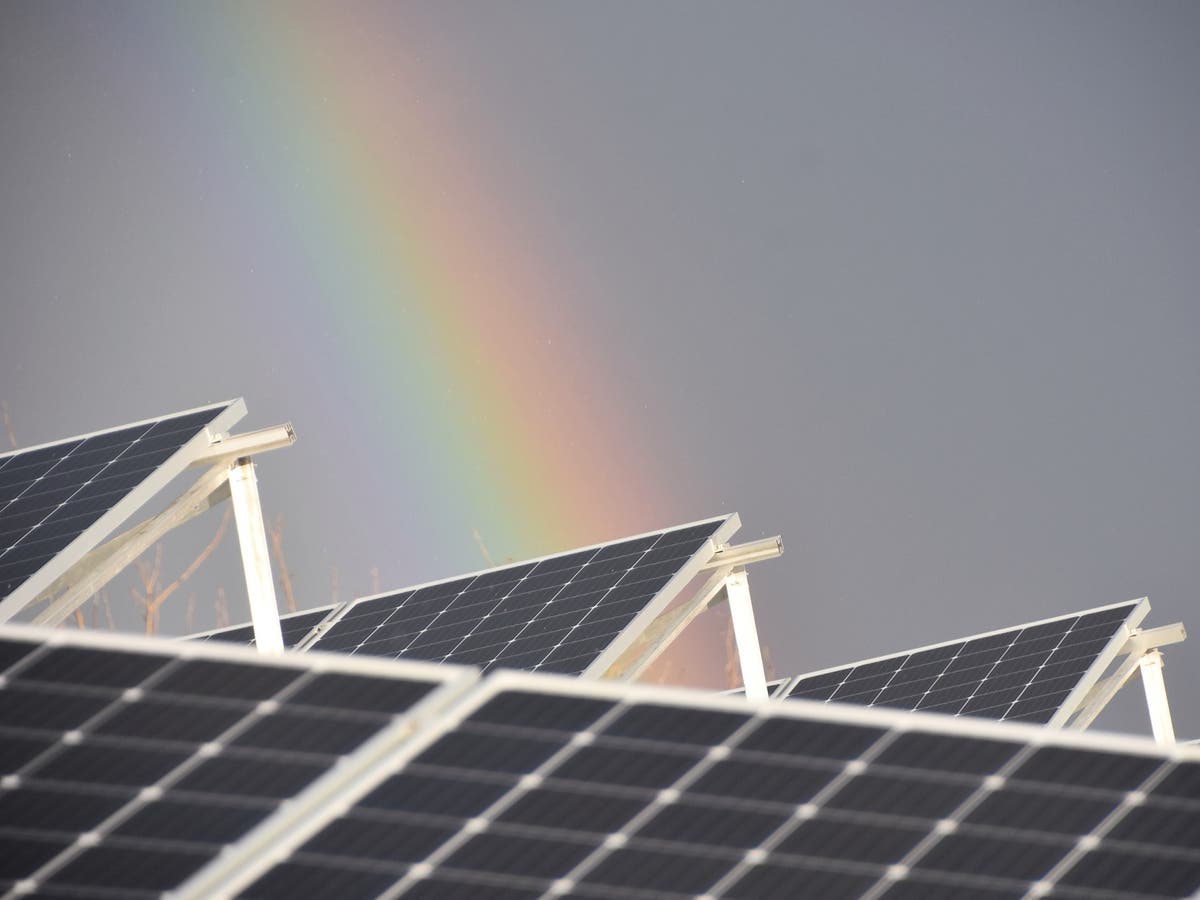 PowerRollPV's tweet photo. Fascinating article about #Perovskite technology - the material that underpins our ultra-low-cost and efficient #flexiblesolar #PV.
https://t.co/MS8uCNLQw0 #FridayReads https://t.co/KcHA1bziZ9