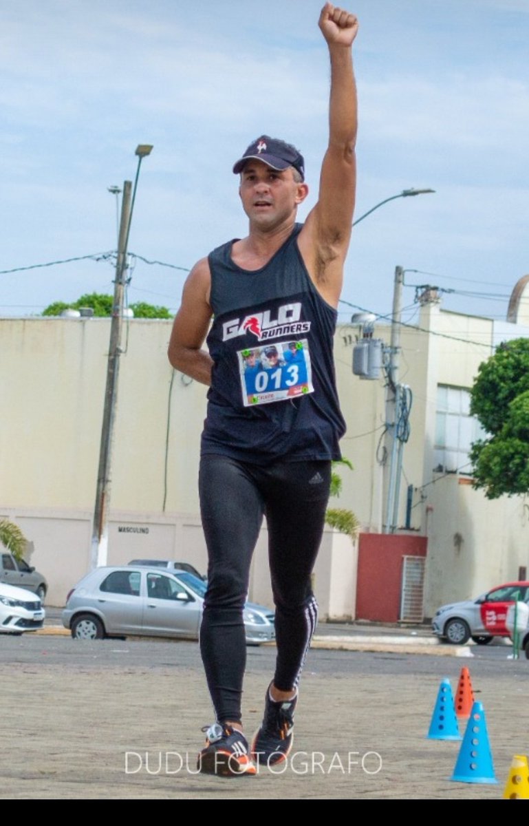 KAMBAOBRUNO's tweet photo. Este ano na Volta Internacional da Pampulha (12/12/21) vamos de @GaloRunners #CorreBruno #VIP2021 Comprei a camiseta pra correr a VIP* e logo veio a pandemia, desta vez ela ela vai estar lá. ( * VOLTA INTERNACIONAL DA PAMPULHA - VIP) https://t.co/lP6NO1uPjg