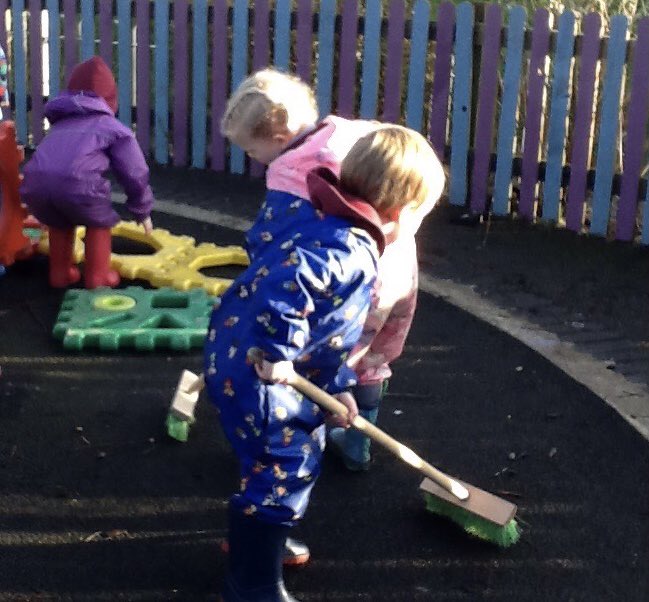 LlansannorPS's tweet photo. We had a fabulous Friday Morning Forest School in the sun today. #fridayfun #sunny #forestschools #fridaycleanup #llpsamnursery https://t.co/DO0AXTXilx