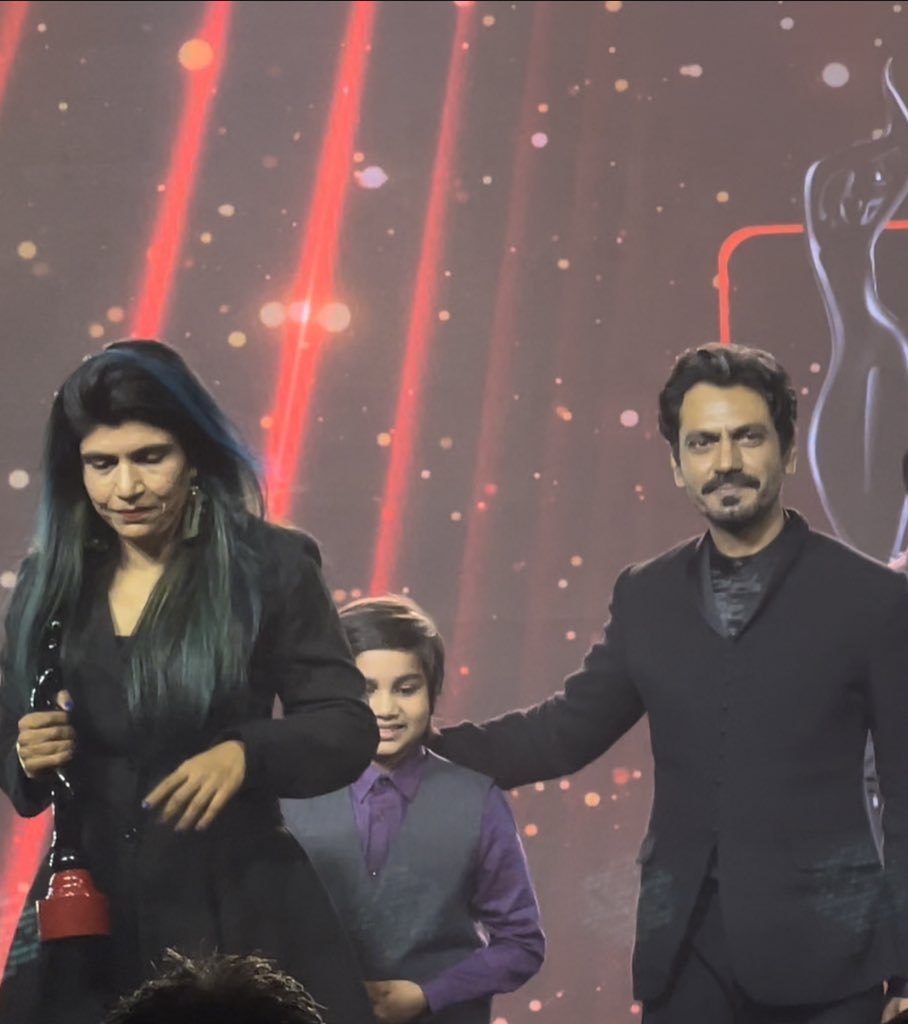 Nawazuddin_S's tweet photo. Winning it in a row
Year 2020 #RaatAkeliHai for Best Film &amp; Best Actor
Year 2021 for #SeriousMen again for Best Film &amp; for Best Actor
Such recognitions motivates me 2 keep on experimenting
Congratulations team #SeriousMen @sejtherage @IAmSudhirMishra @manujosephsan @NetflixIndia https://t.co/bCgj8JmGui