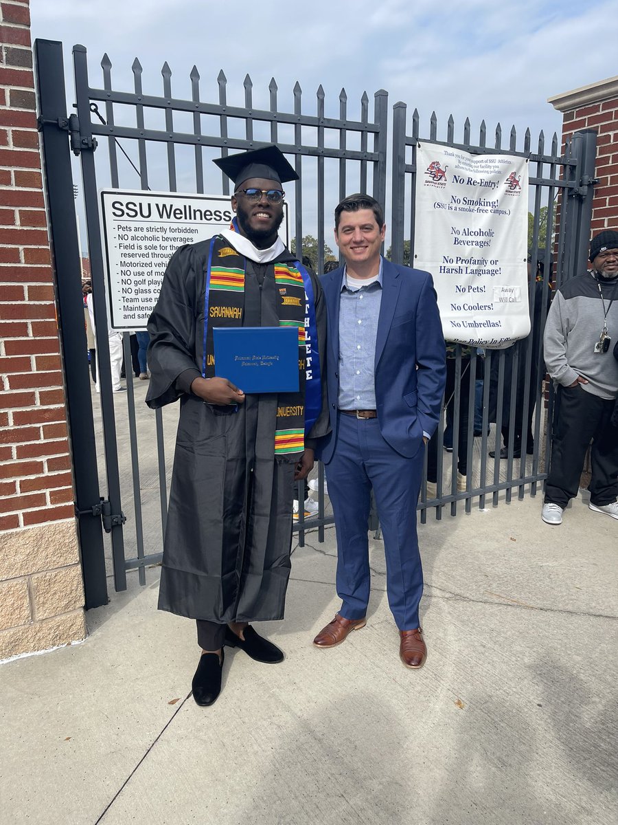CoachDeMasi's tweet photo. Congratulations to our Seniors who graduated today! Proud of all of our graduates. This place is better because of you! https://t.co/JPWY9n42Sr