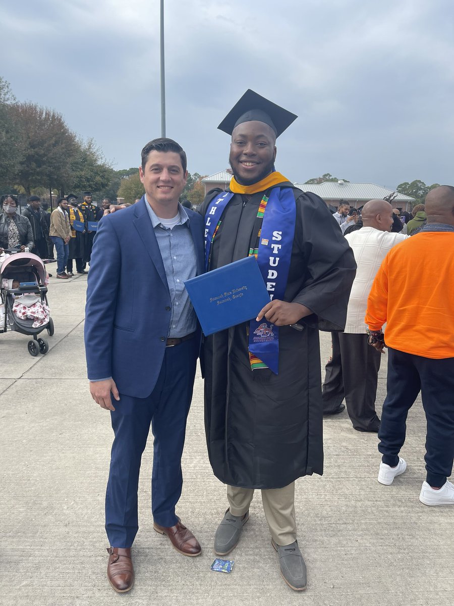 CoachDeMasi's tweet photo. Congratulations to our Seniors who graduated today! Proud of all of our graduates. This place is better because of you! https://t.co/JPWY9n42Sr