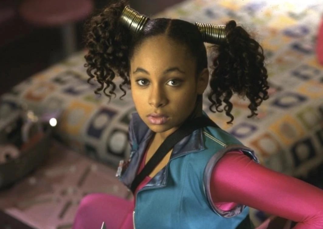 Happy Birthday to an icon, my all time favorite Raven-Symone 