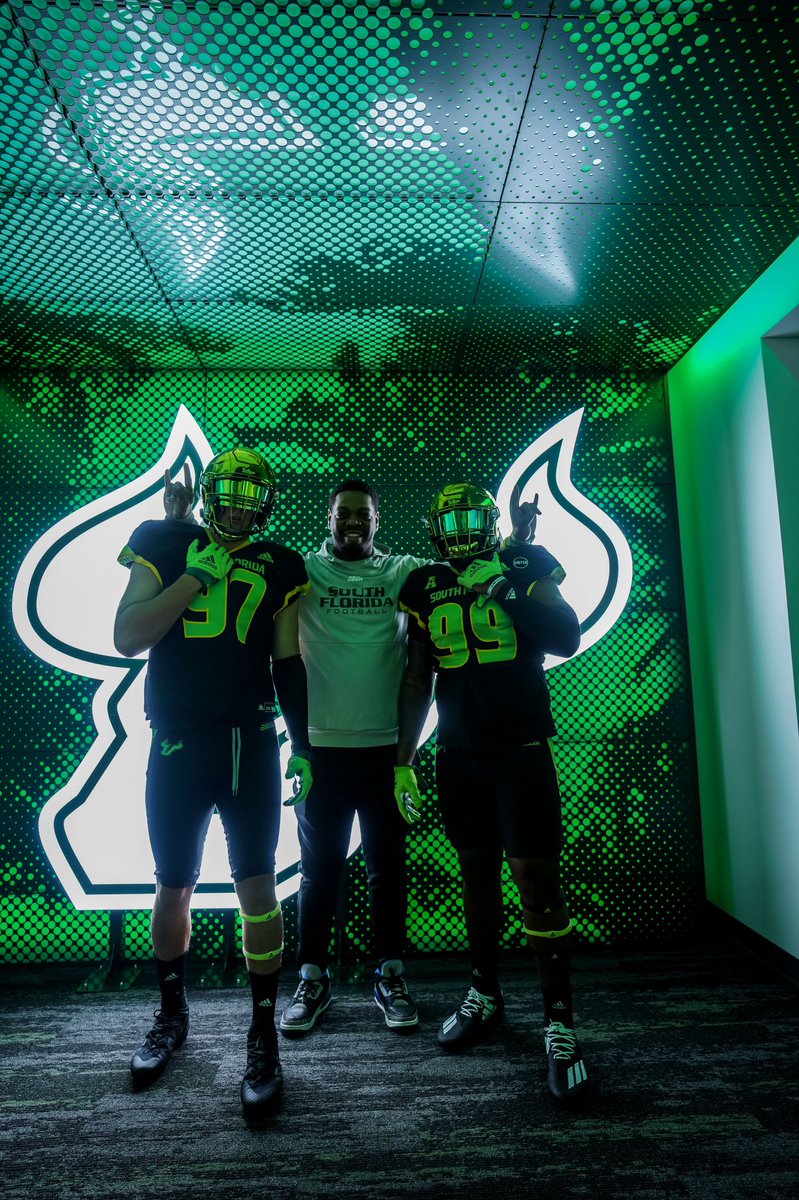 Thomas Aden (@thomasaden99) on Twitter photo Had a great time today <a href="/USFFootball/">USF Football</a> ! Wonderful school, great setting, and a great place to be. Huge thanks to <a href="/xdye21/">Xavier Dye</a> & <a href="/DaQuanBowers91/">Coach Da'Quan Bowers</a> along with the staff! #HornsUp
@CoachThoustonjr <a href="/CoachKiddIMG/">Aubrey Kidd</a> <a href="/IMGAFootball_PG/">IMGA Post-Graduate Football</a> <a href="/AllenTrieu/">Allen Trieu</a> Had a great time today <a href="/USFFootball/">USF Football</a> ! Wonderful school, great setting, and a great place to be. Huge thanks to <a href="/xdye21/">Xavier Dye</a> & <a href="/DaQuanBowers91/">Coach Da'Quan Bowers</a> along with the staff! #HornsUp
@CoachThoustonjr <a href="/CoachKiddIMG/">Aubrey Kidd</a> <a href="/IMGAFootball_PG/">IMGA Post-Graduate Football</a> <a href="/AllenTrieu/">Allen Trieu</a>