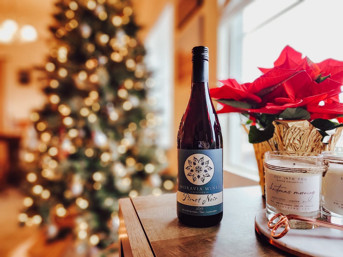 Moraviawinery's tweet photo. May your holidays be filled with cozy moments and delicious wine! 🍷

Our tasting room will only be open TWO MORE WEEKENDS this year! Come visit us this weekend or next and grab a few bottles of wine to pair with your Christmas dinner or to ring in the new year! 🎉 https://t.co/km9i5tmXxv