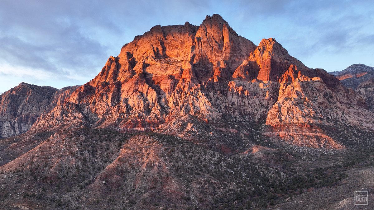 Sunrise this morning after a clearing storm. Moments to live for.

#mindfulness #sunrise #naturelovers