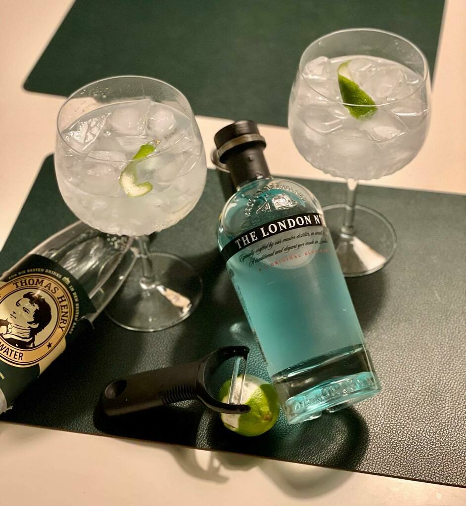 greensworlddk's tweet image. The London Nr. 1 - with Thomas Henry indian Tonic with lemon Zest to start the weekend 👏👍

#ginlover #gingoals #ginventory #ginandtonic #gt #whynotgin #ginlisius #ginfluencer #gin #tonic #ginklubben #ginguiden #thelondonn1 #thomashenrytonic #lemonzest🍋 instagr.am/p/CXT2NnwIXou/