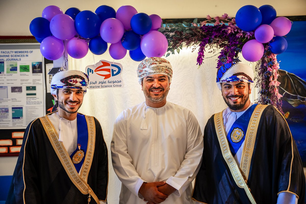 Dr_Mohd_AlAbri's tweet photo. مبارك لأحبتنا الطلبة الخريجين التخرج. وفقكم الله وحفظكم جميعاً 👏 https://t.co/oGryBMyN9b