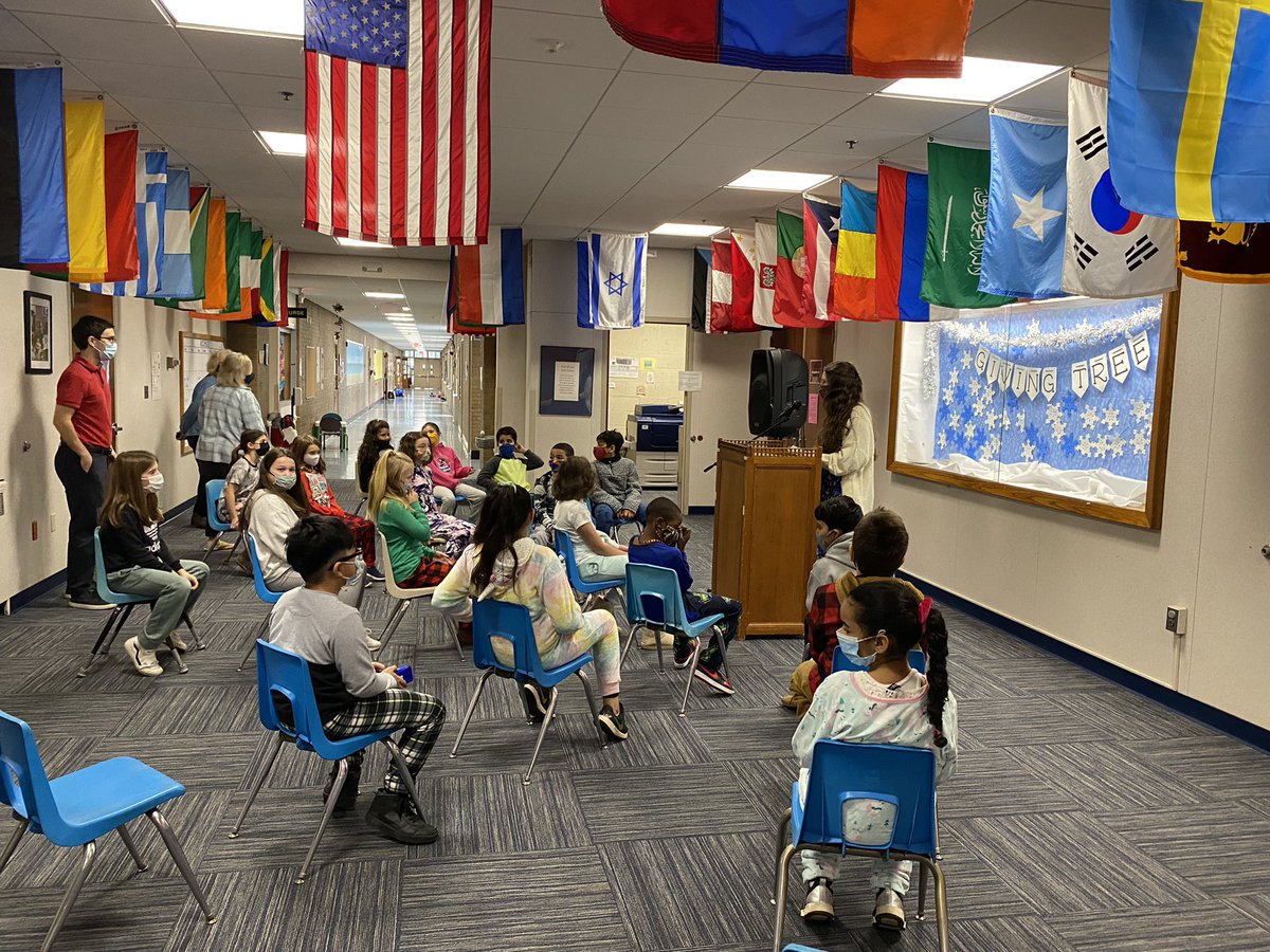 CT_Academics's tweet image. How might we place students at the center of T&amp;amp;L? Make them the teacher! 4G Ss @websterhill_lmc taught me how to think critically like a programmer, design a plan and execute. This is what T&amp;amp;L is all about @EducateCT #csedweek2021 #HourOfCode