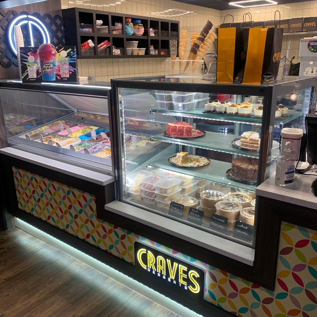 ManiarNazim's tweet photo. ISA Gelato &amp; Cake Display Cabinets supplied by Sweetheat to Cravez in Burnley #gelato #icecream #cakedisplay #burnley #madeinitaly #isacabinets #cakes #dessert https://t.co/Sx67LuXDH4