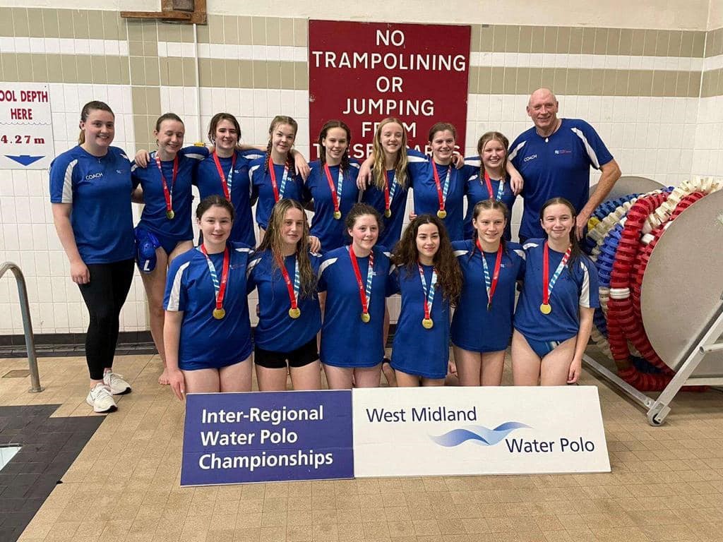 Last weekend was a brilliant weekend for the girls South West Region U16 team.  The girls won all four of their games, thus winning their Division.  The players from City of Bristol are Anna, Georgia, Hannah and Jodie, you all played superbly, Anna... uk.teamunify.com/postviewer.jsp…