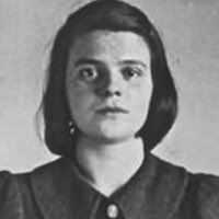 MarkFra58718197's tweet image. One of these women broke ‘the rules’. The other woman enforced ‘the rules’. Both thought what they did was right.
Both were executed.
History views these 2 women very differently.
When the rules change so do the consequences.
Worth knowing