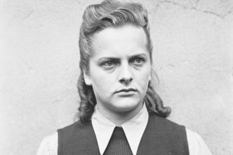 MarkFra58718197's tweet image. One of these women broke ‘the rules’. The other woman enforced ‘the rules’. Both thought what they did was right.
Both were executed.
History views these 2 women very differently.
When the rules change so do the consequences.
Worth knowing