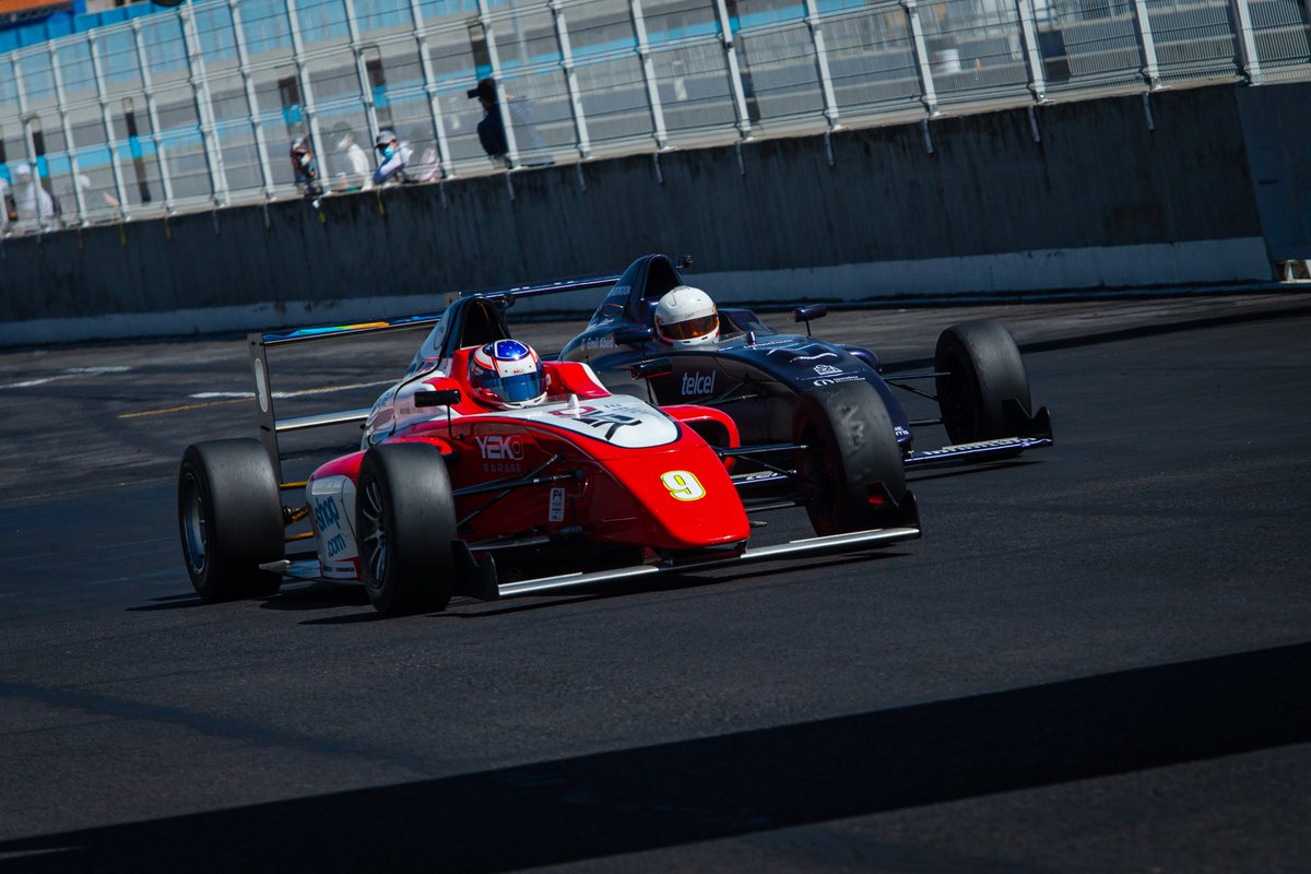 Un buen duelo, llegamos al fin de semana #F4Nacam #XAmorALosMotores🔥
