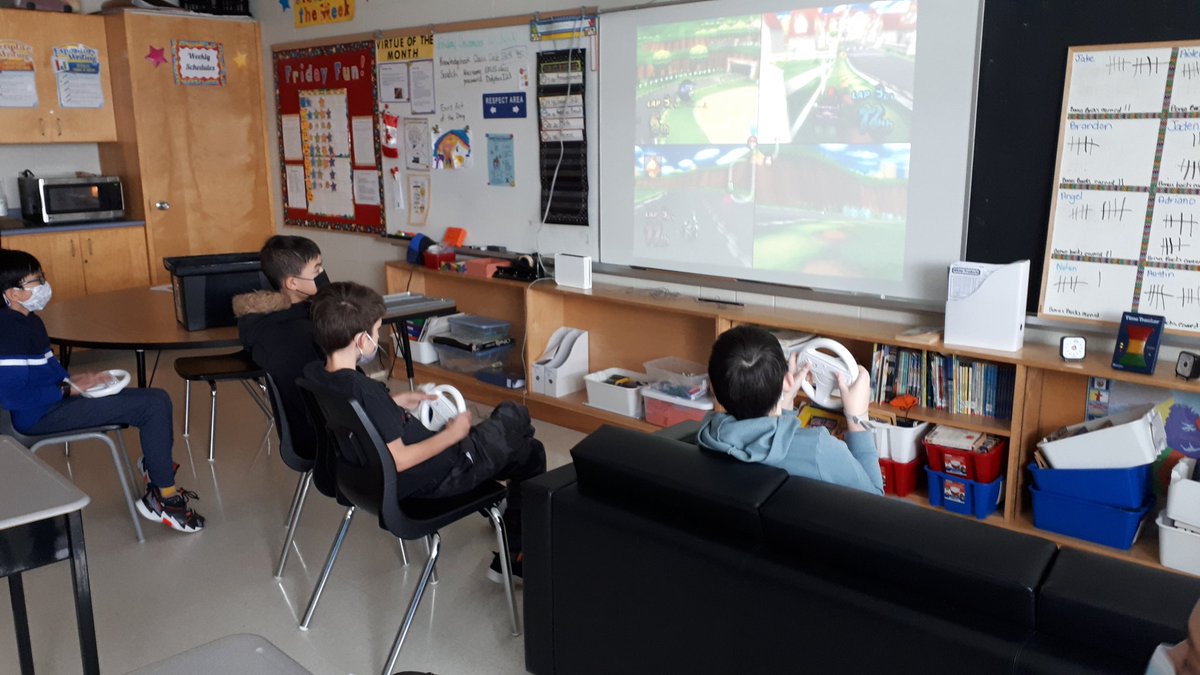 mrs_kitney's tweet image. New friends joining us in #EXCELclass for #FridayFun
@SebastianDPCDSB