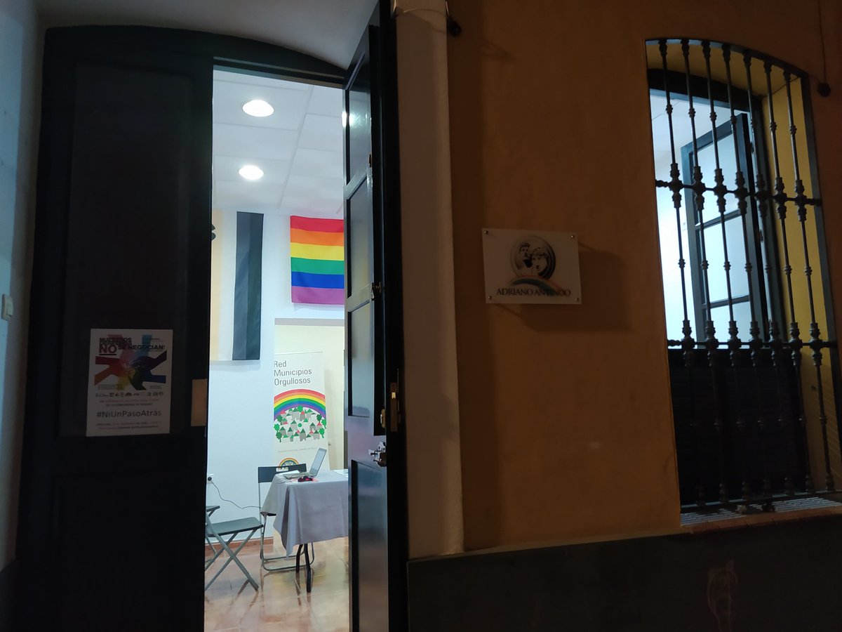 AdrianoAntinoo's tweet photo. Sevilla | Un viernes laborable más, Espacio #Relator6 permanece abierto de 18:00 h a 20:30 h en horario de atención al público. ¡Pásate y te informamos! #Tdsactualidad #Alamedeando https://t.co/WhCmDE3LDl
